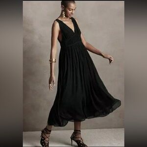 Banana Republic crinkle maxi/midi dress